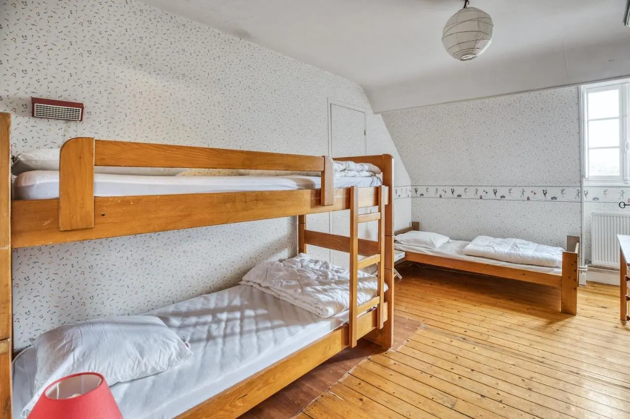 Villa Confortable Avec Piscine Privee A Lucenay-Les-Aix